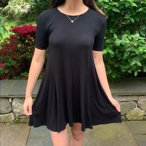 Abercrombie & Fitch swingy black dress